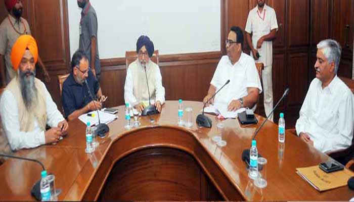BADAL MAKES FIRM RESOLVE TO SAFEGUARD THE INTERESTS OF FARMERS
