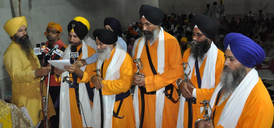 Panj Piaras summon all five Sikh high priests