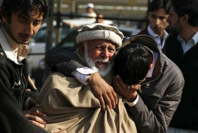 Suicide bomber kills at least 10 in northwest Pakistan