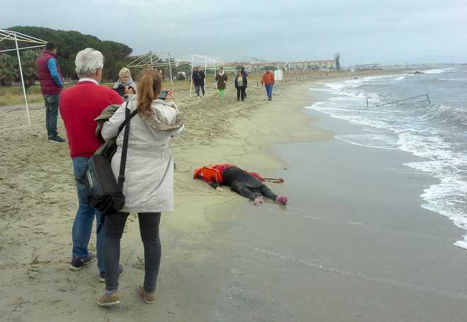 Bodies of 34 migrants found on Aegean coast