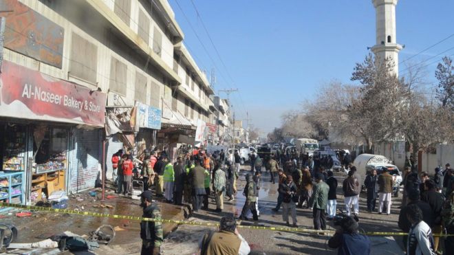 Bomb near Pakistan polio centre ‘kills 14’