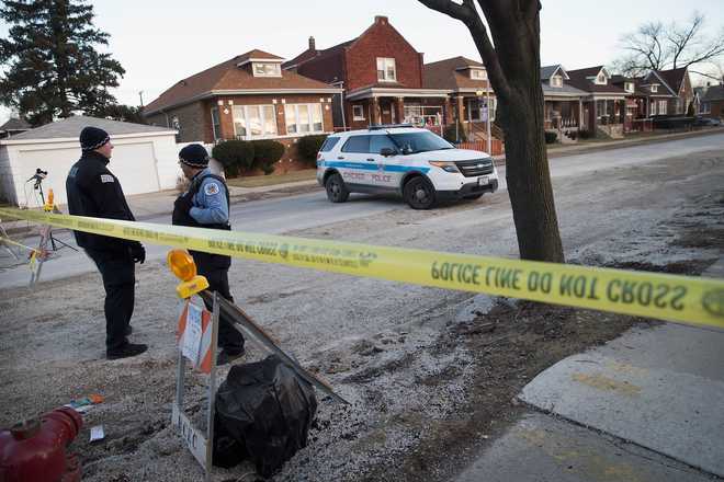 Six found dead in Chicago home in apparent homicide