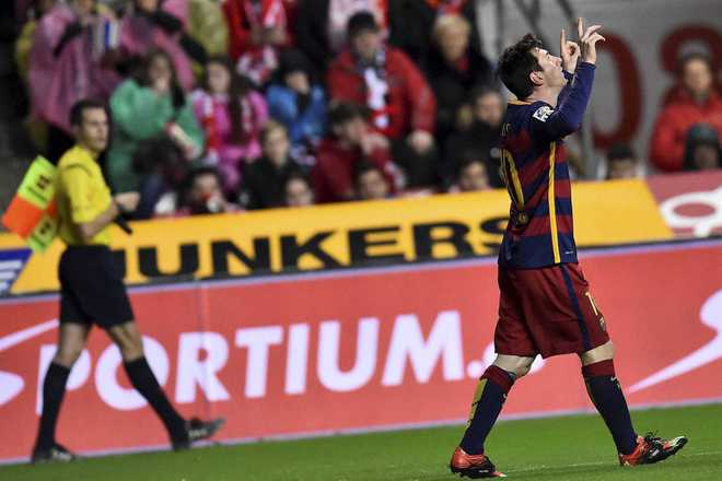 Messi scores 300th La Liga goal in 3-1 win over Sporting Gijon