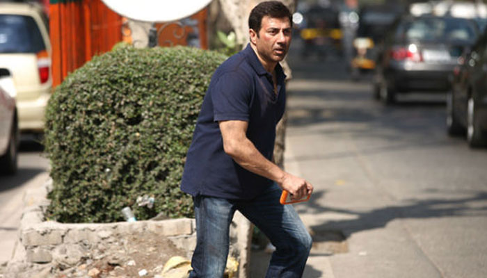 Six pack abs seem necessity to become an actor: Sunny Deol