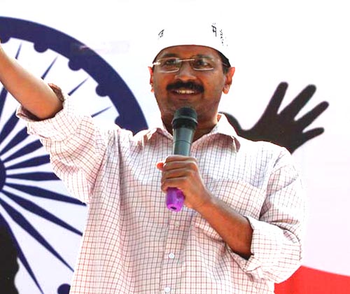 Kejriwal visits several villages of Malwa to take first-hand knowledge of people’s plight