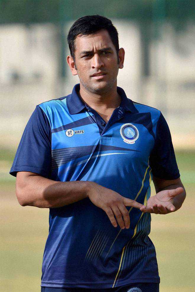 Dhoni to pay fine due to transport dept goof-up