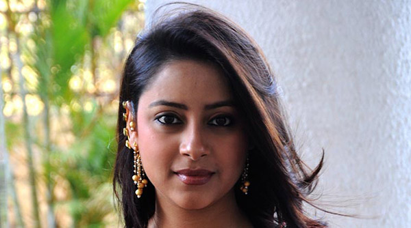 Balika Vadhu star Pratyusha Banerjee commits suicide