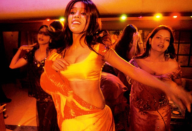 Supreme Court pulls up Maharashtra govt for placing conditions on dance bars