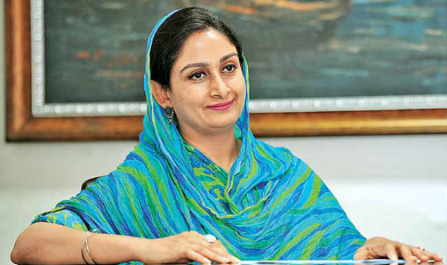 Harsimrat to attend Mehbooba’s swearing in ceremony