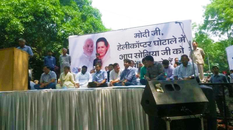 AgustaWestland deal: Arvind Kejriwal dares Modi to arrest Sonia Gandhi