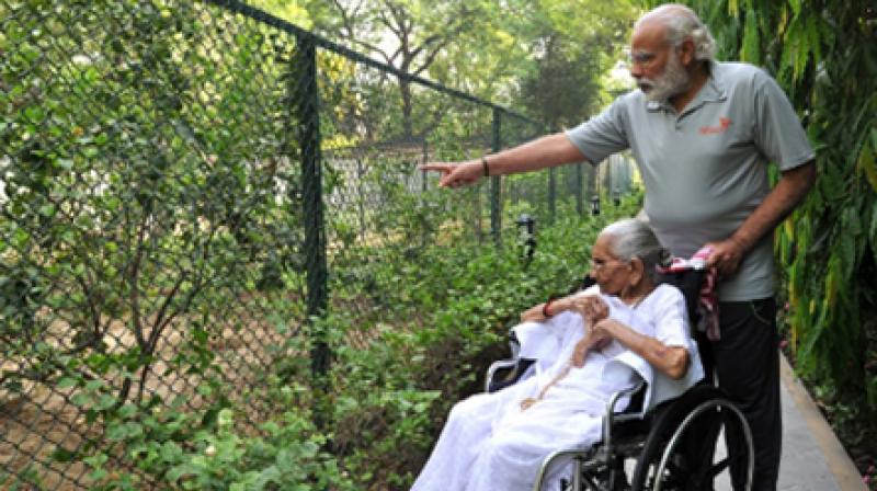 Narendra Modi shares pictures of his mother’s maiden visit to 7RCR