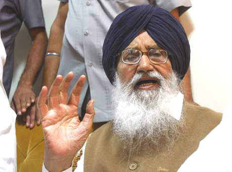Badal tells Punjab AAP to gherao kejriwal on SYL betrayal of Punjab