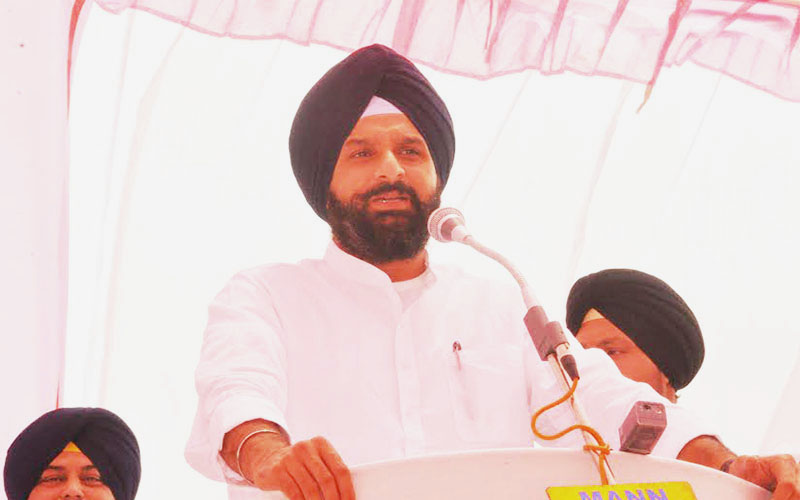 AAP is a mound of filth exploiting women: Majithia