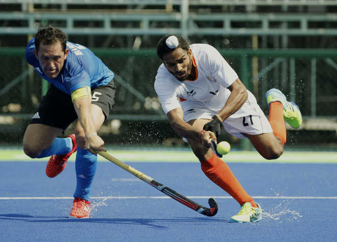 India survive late onslaught to steal 2-1 win against Argentina