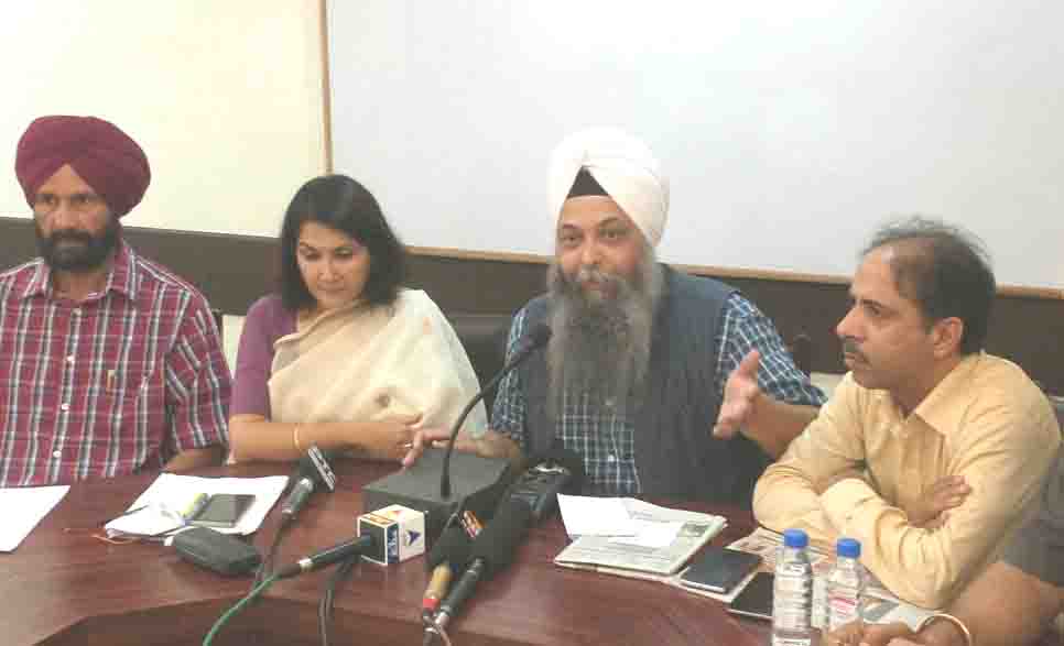 Smelling humiliating defeat in poll, Badals indulge in loot: Jarnail Singh
