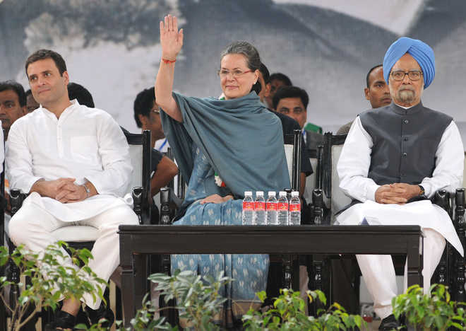 Sonia, Rahul, Manmohan Singh, Azharuddin on Cong election juggernaut