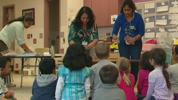 Ontario to cap kindergarten classes, give teachers raises in tentative deal
