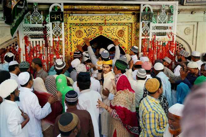 Ban cow slaughter to promote harmony: Ajmer dargah head