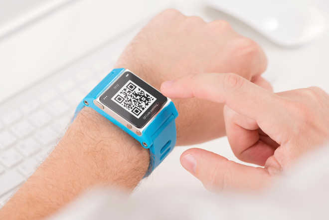 New smartwatch can move in five directions