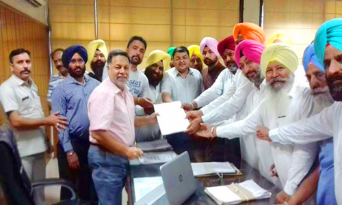 AAP MLAs and office bearers submit memorandum to deputy commissioners the issue of stubble burning
