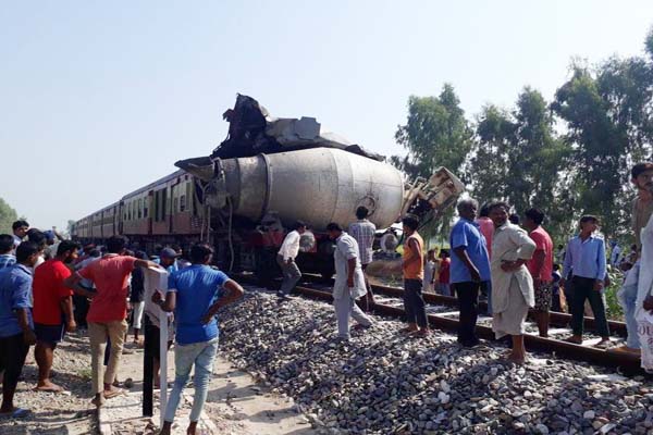 Truck hits local train in Punjab, train driver killed