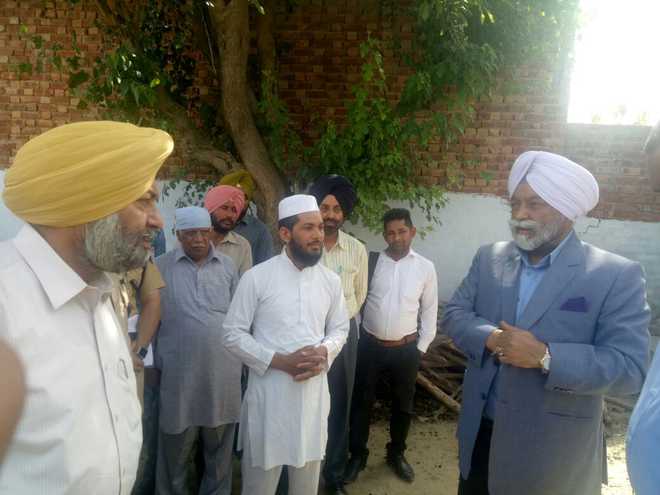Sacrilege cases: Justice Ranjit Singh (retd) visits Sangrur villages