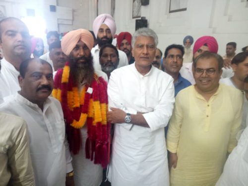 Next Cong government at center will implement welfare schemes for unorganized workers -Sunil Jakhar
