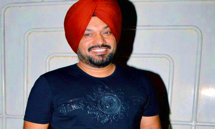 Ghuggi comes out in support of shunted AAP leader Khaira