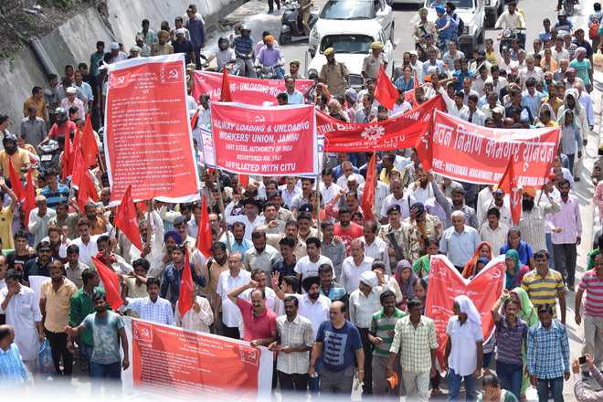 Unions expect about 25 cr workers to participate in nationwide strike on Nov 26