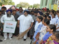 Sukhbir Badal appeals Punjabis to actively associate with Swach Bharat drive