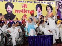 Cm badal holds congress responsible for financial crunch in Punjab