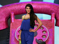 Jacqueline Fernandez plays double role in ‘Roy’?