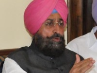 Badal perpetuating corruption and encouraging corrupt officials : Bajwa