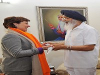 British Columbia Premier Christy Clark calls on Parkash Badal