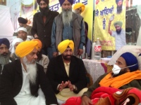 Khaira, Harminder Gill meet Bhai Gurbaksh Singh, express solidarity with his mission