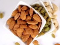 Health Benefits of Including Soaked Almonds and Raisins