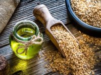 From Skincare to Gut Health: Here Are 6 Benefits of Flaxseed Oil