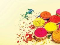 Maha govt issues Holi guidelines; says people should avoid large gatherings