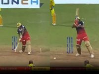 WATCH: Mohammed Siraj hits helicopter shot in front of MS Dhoni on last ball of RCB vs CSK match