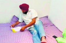 Dislodged from govt bungalow, Bittu spends night at party office